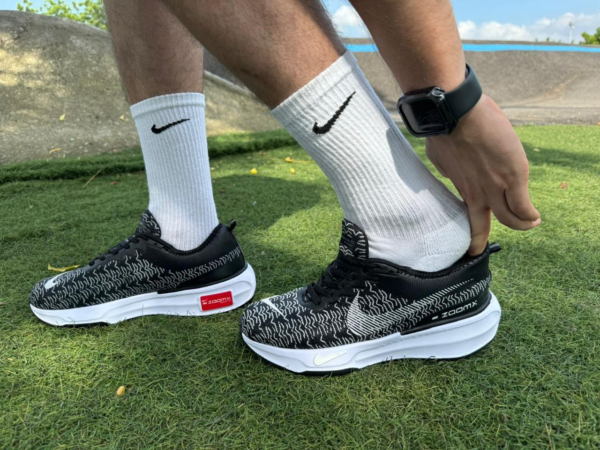 ZAPATOS DEPORTIVOS NK ZOOMX INVINCIBLE RUN + CAJA