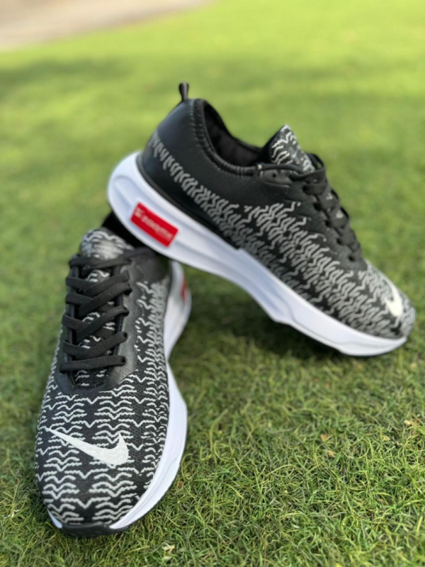 ZAPATOS DEPORTIVOS NK ZOOMX INVINCIBLE RUN + CAJA